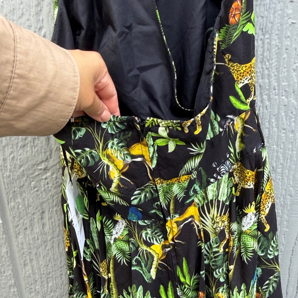 Unique Vintage Tarrytown Hostess Jungle Print Dress: S - Picture 8 of 10